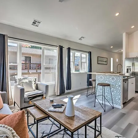 Modern Midtown Haven With Garage Mt Rose Day Trips!-3