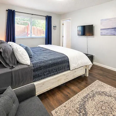 Centrally Located Reno Retreat W/ Patio & Yard-2